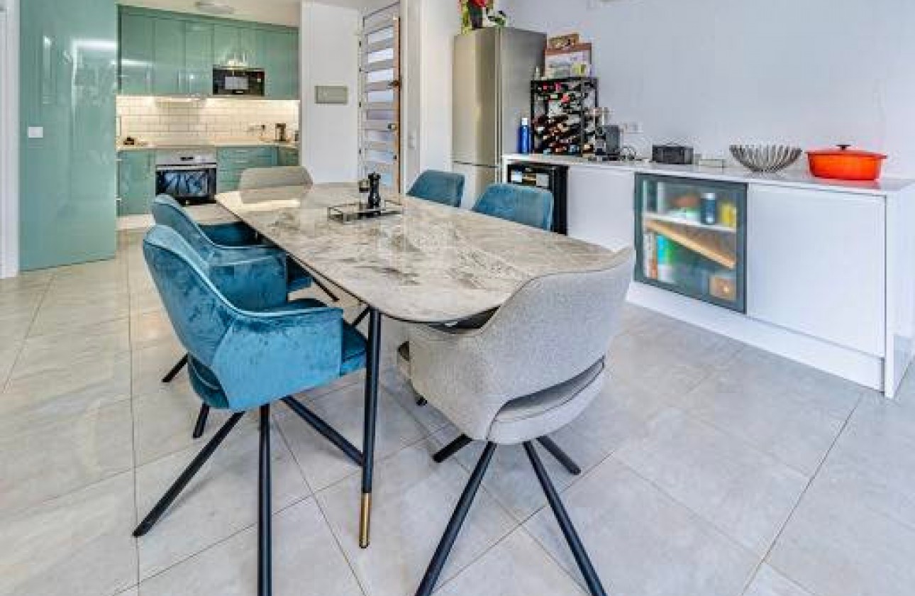 Resale - Apartment - Orihuela - Villamartin