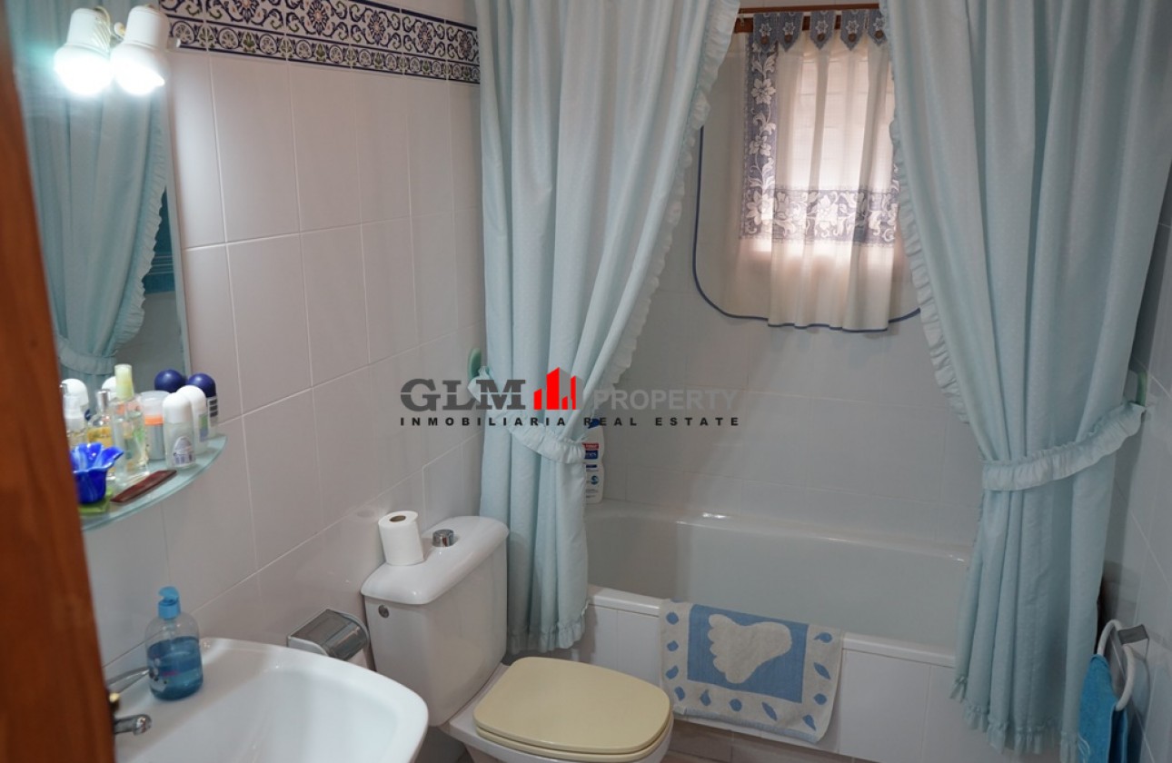 Återförsäljning -  - LOS NAREJOS - Oasis