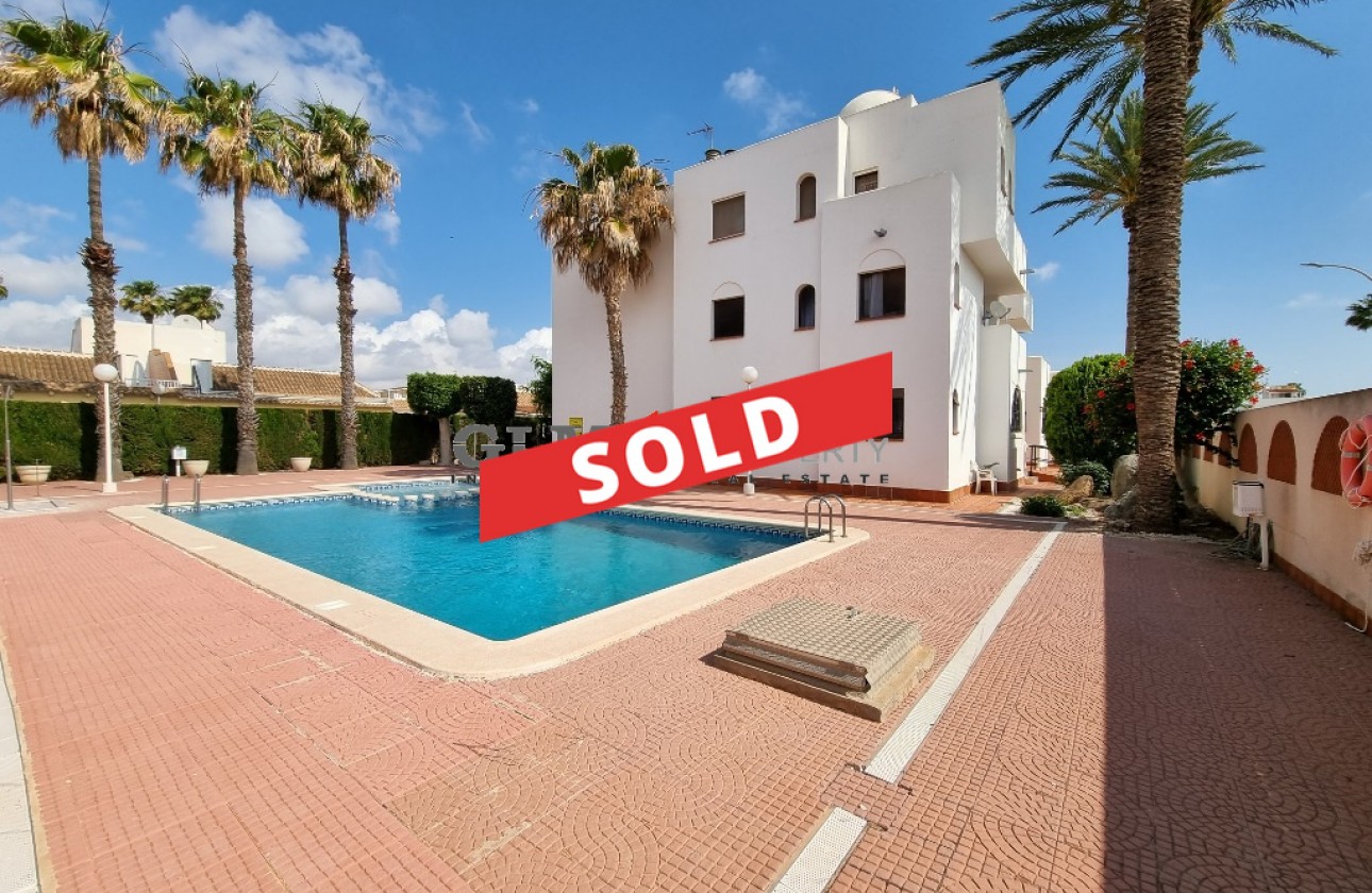 Resale - Apartment - LOS NAREJOS - Oasis