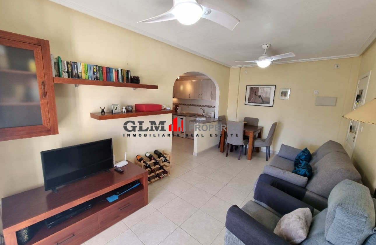 Resale - Apartment - Los Alcázares - Abril