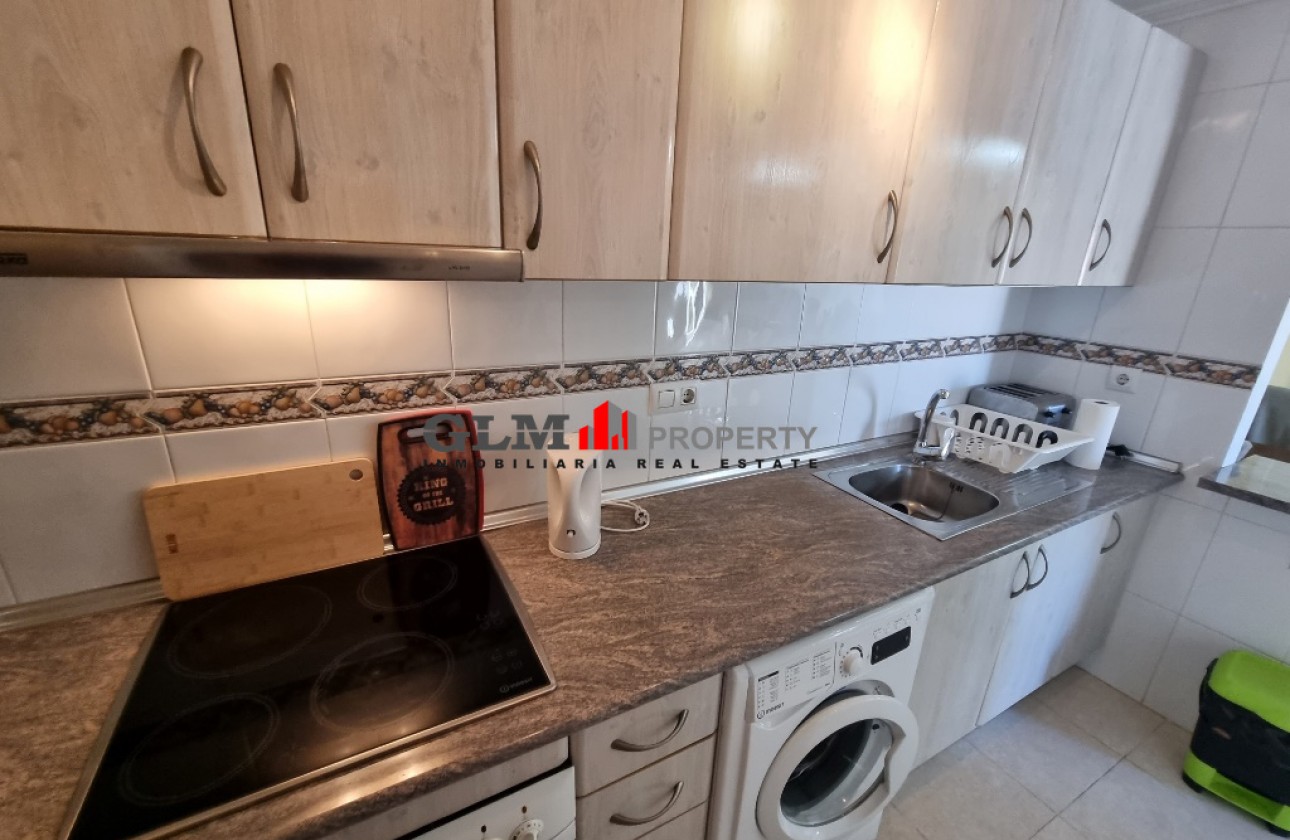 Resale - Apartment - Los Alcázares - Abril