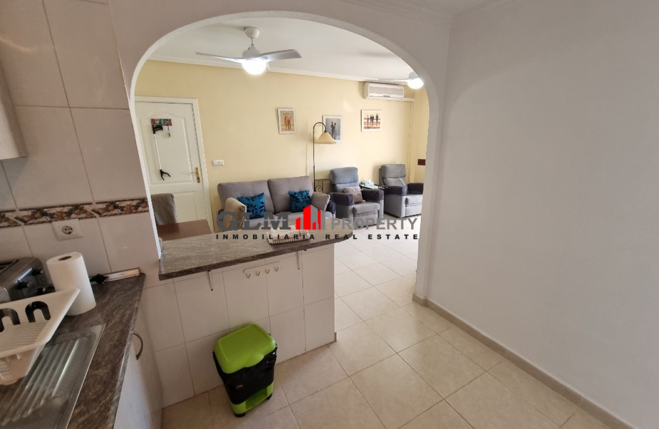 Resale - Apartment - Los Alcázares - Abril