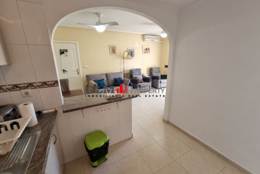 Resale - Apartment - Los Alcázares - Abril