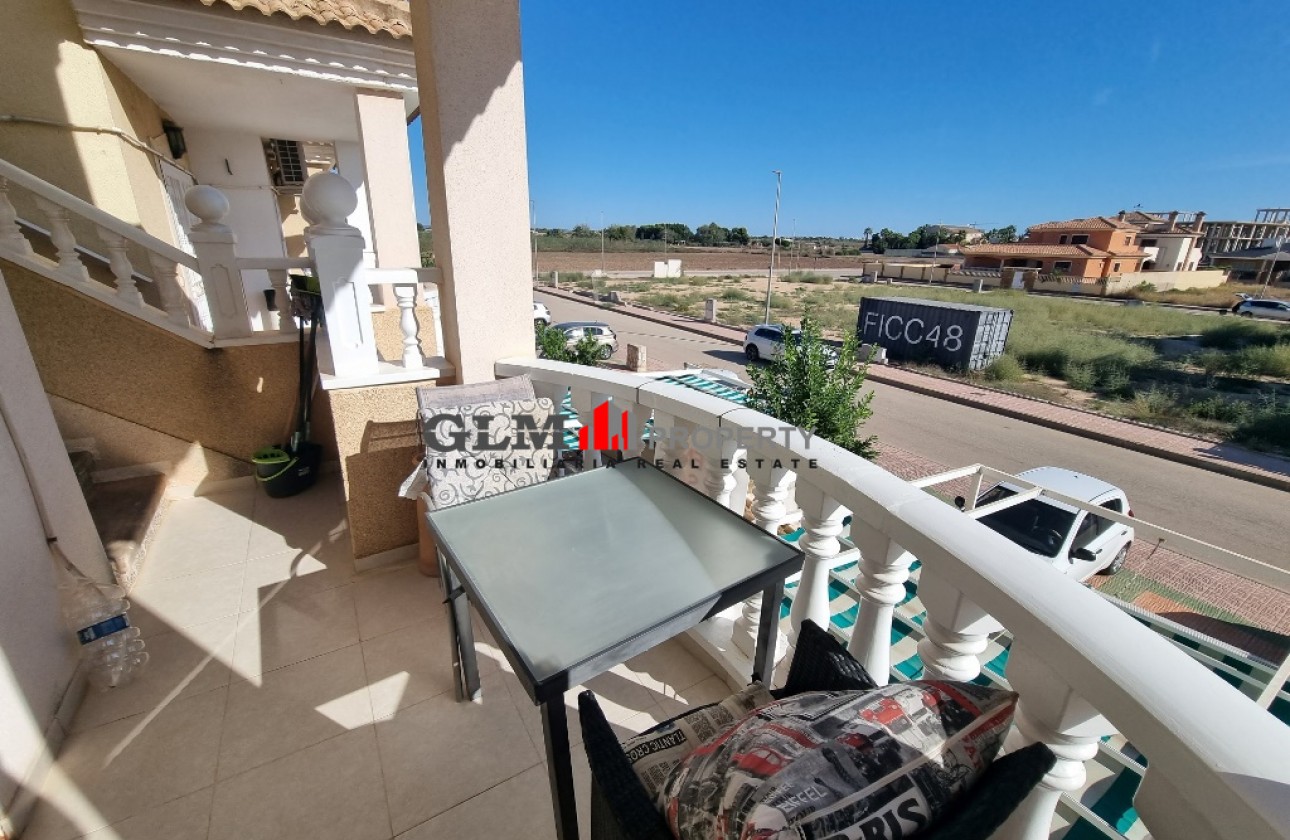 Resale - Apartment - Los Alcázares - Abril