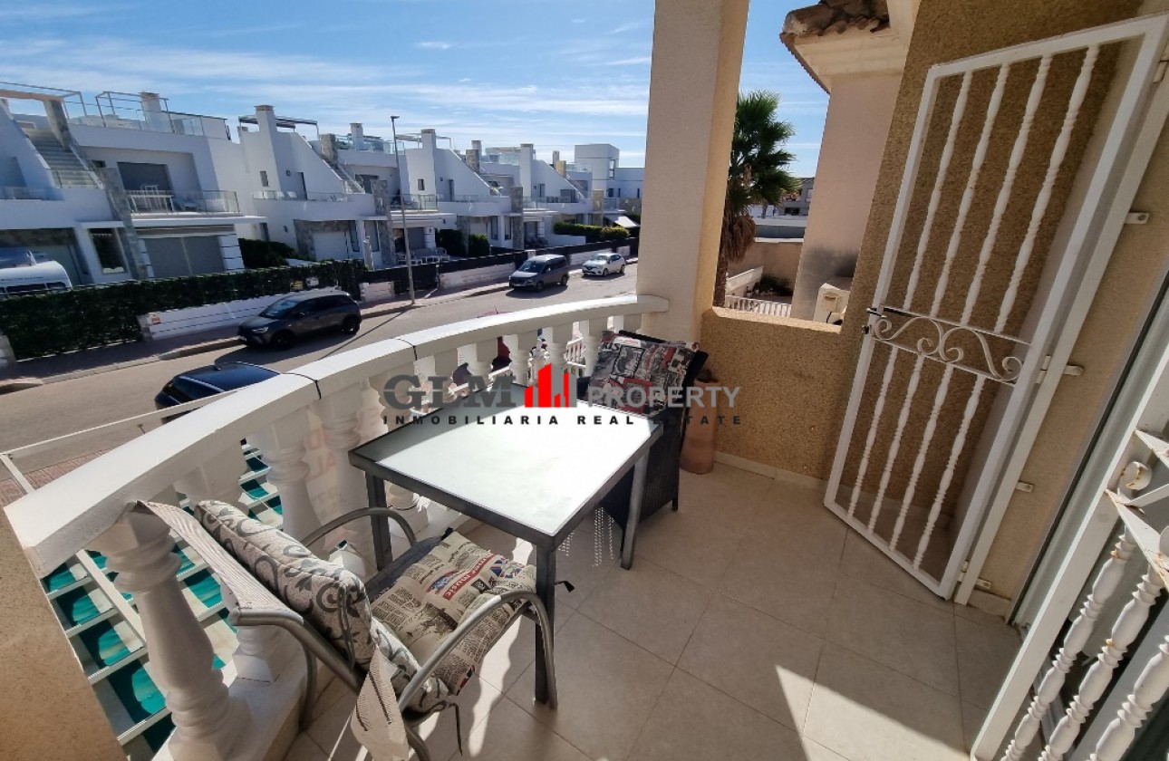 Resale - Apartment - Los Alcázares - Abril