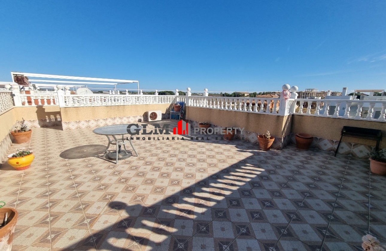 Resale - Apartment - Los Alcázares - Abril