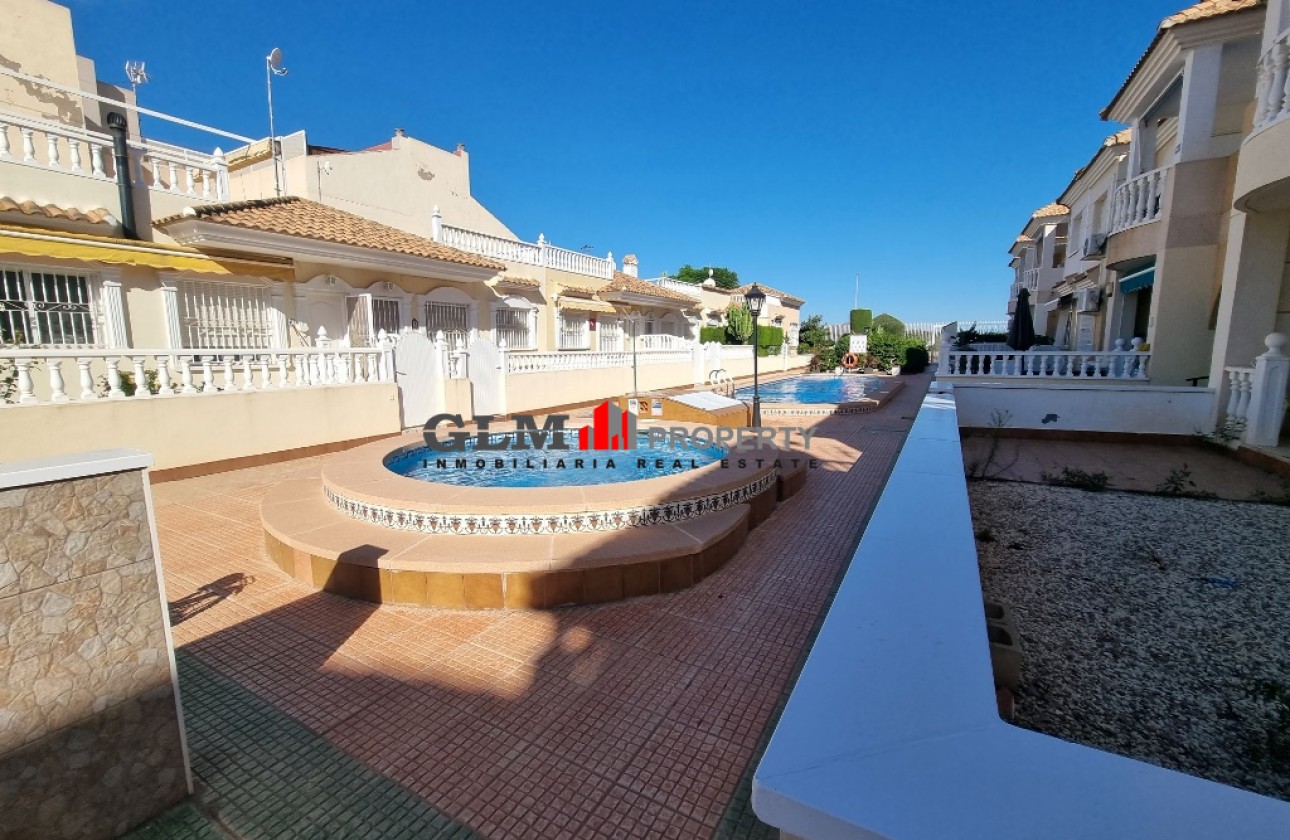Resale - Apartment - Los Alcázares - Abril