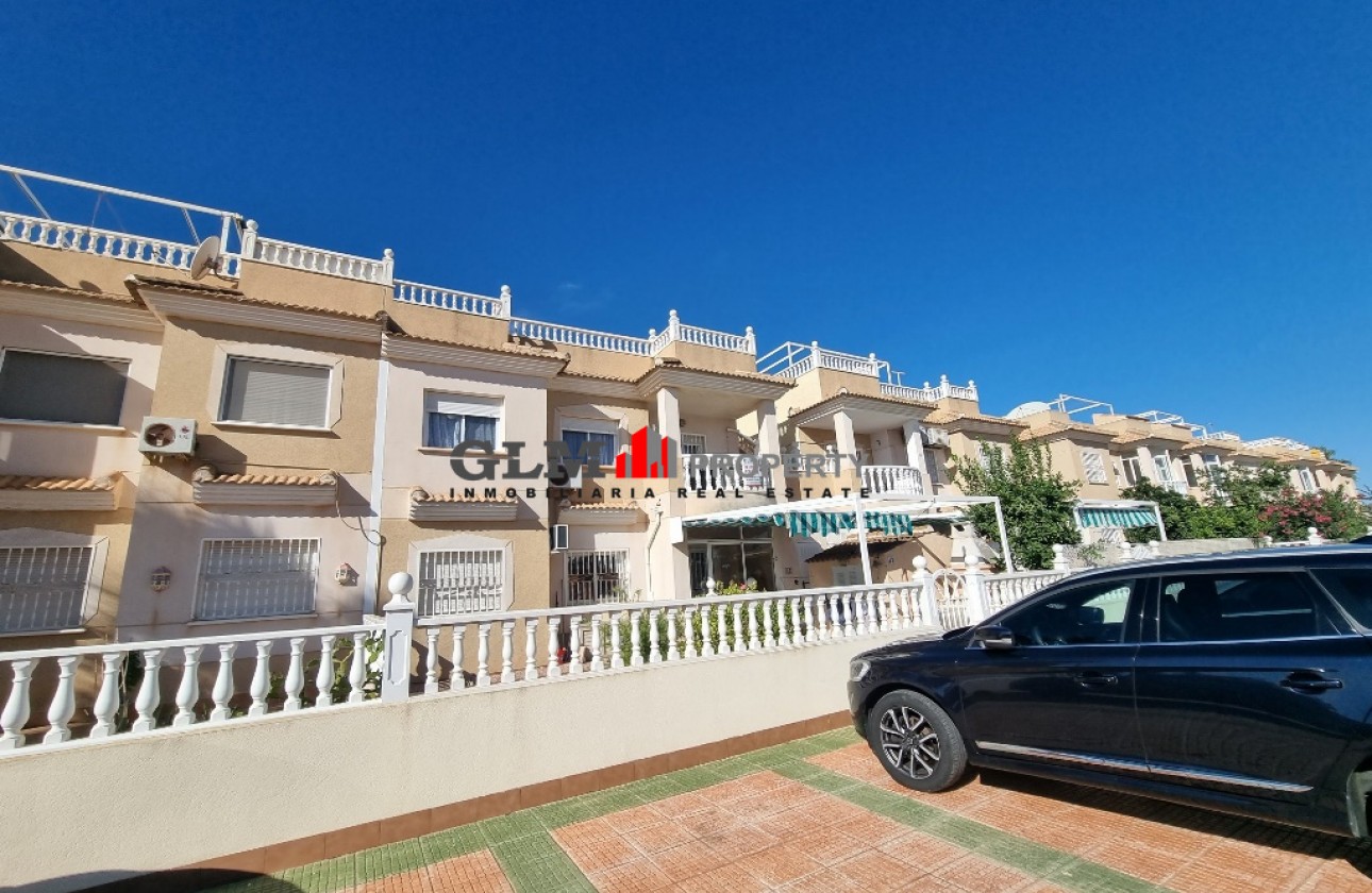 Resale - Apartment - Los Alcázares - Abril