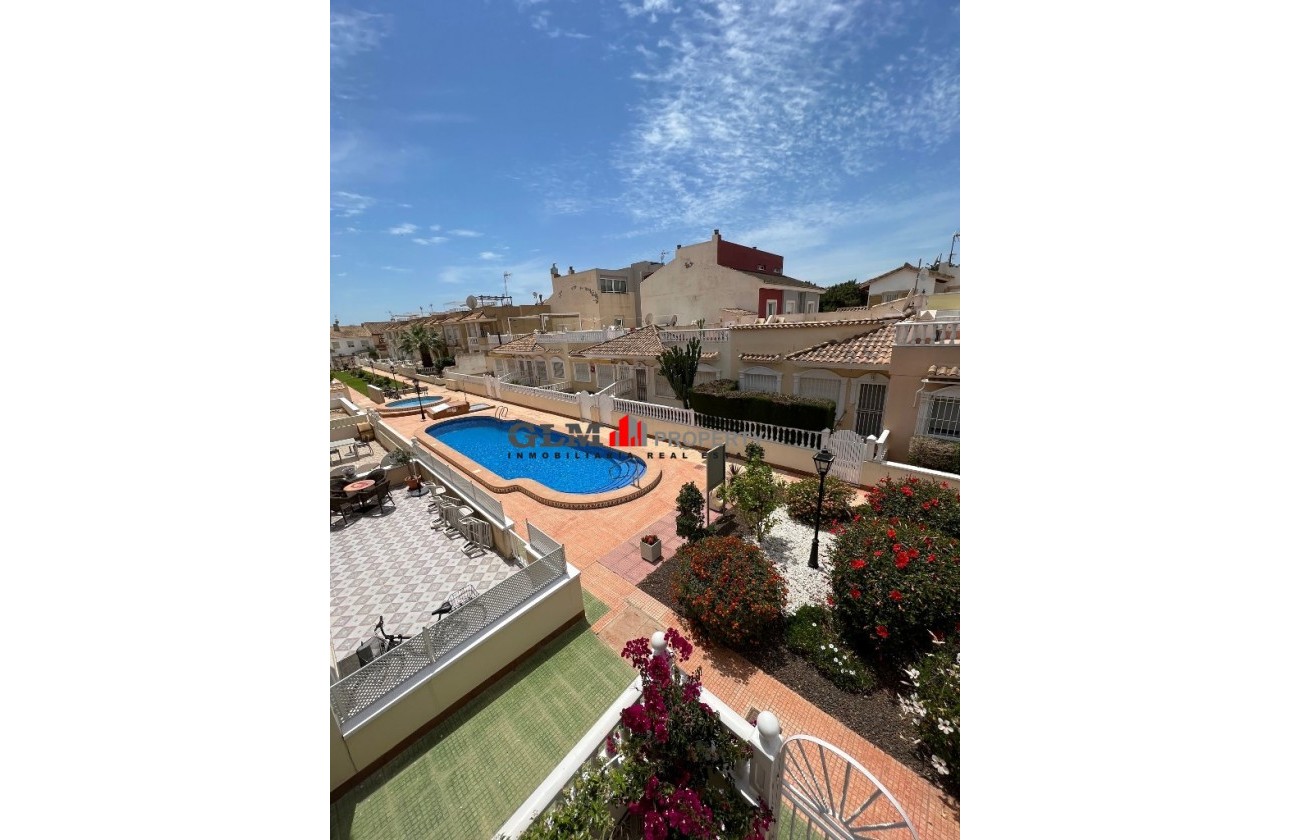 Resale - Apartment - Los Alcázares - Abril