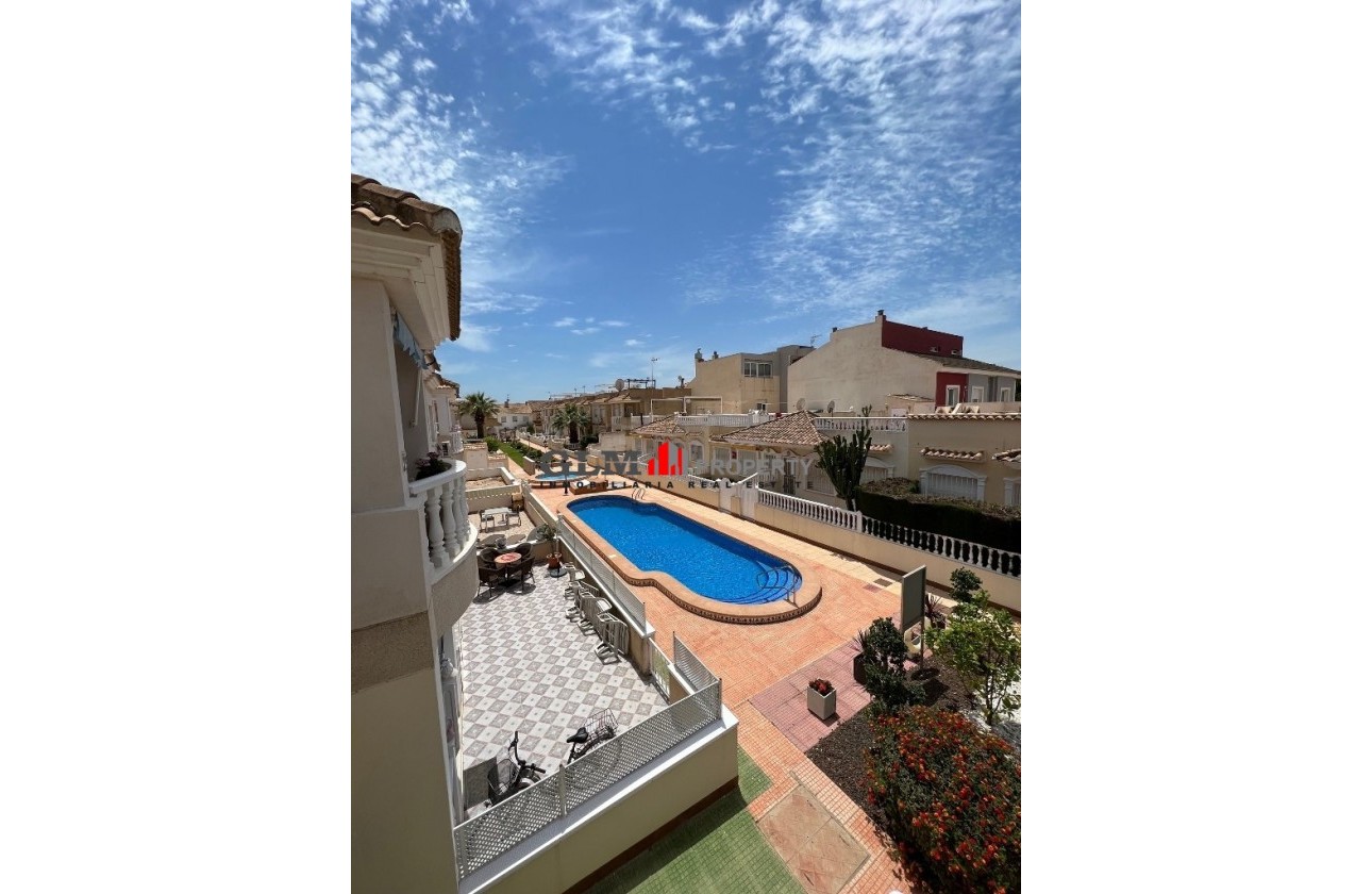 Resale - Apartment - Los Alcázares - Abril