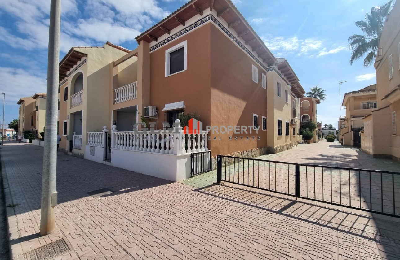 Resale - Apartment - Los Alcázares - Playa III
