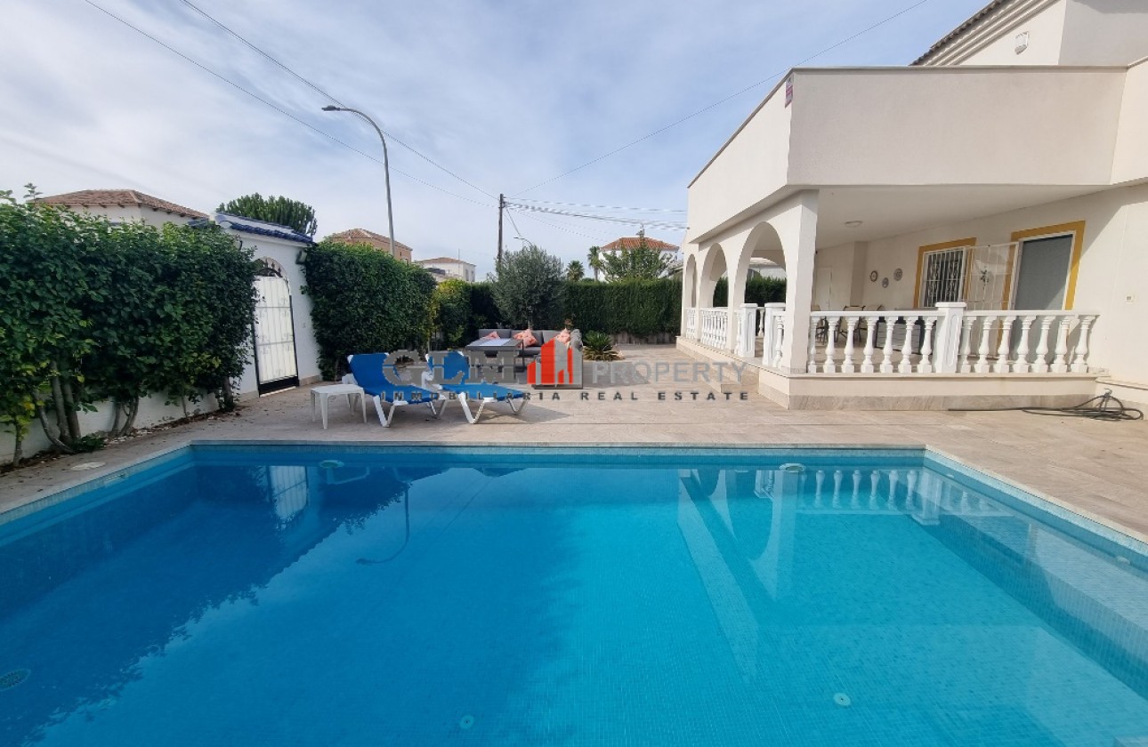 Resale - Apartment - LOS NAREJOS - Oasis