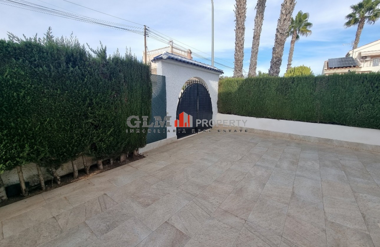 Resale - Apartment - LOS NAREJOS - Oasis