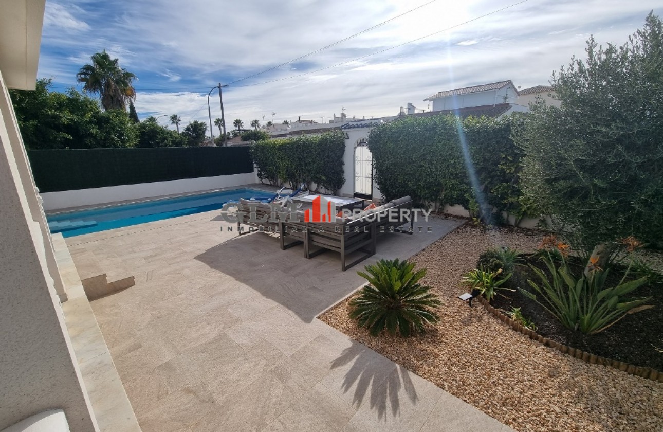 Resale - Apartment - LOS NAREJOS - Oasis