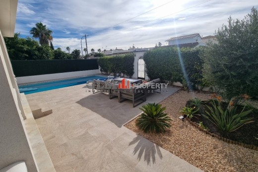 Resale - Apartment - LOS NAREJOS - Oasis
