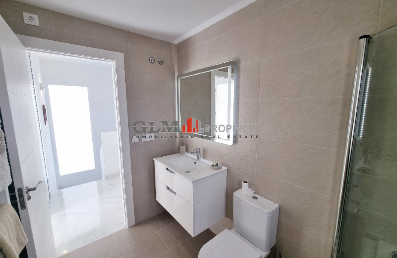 Resale - Apartment - LOS NAREJOS - Oasis