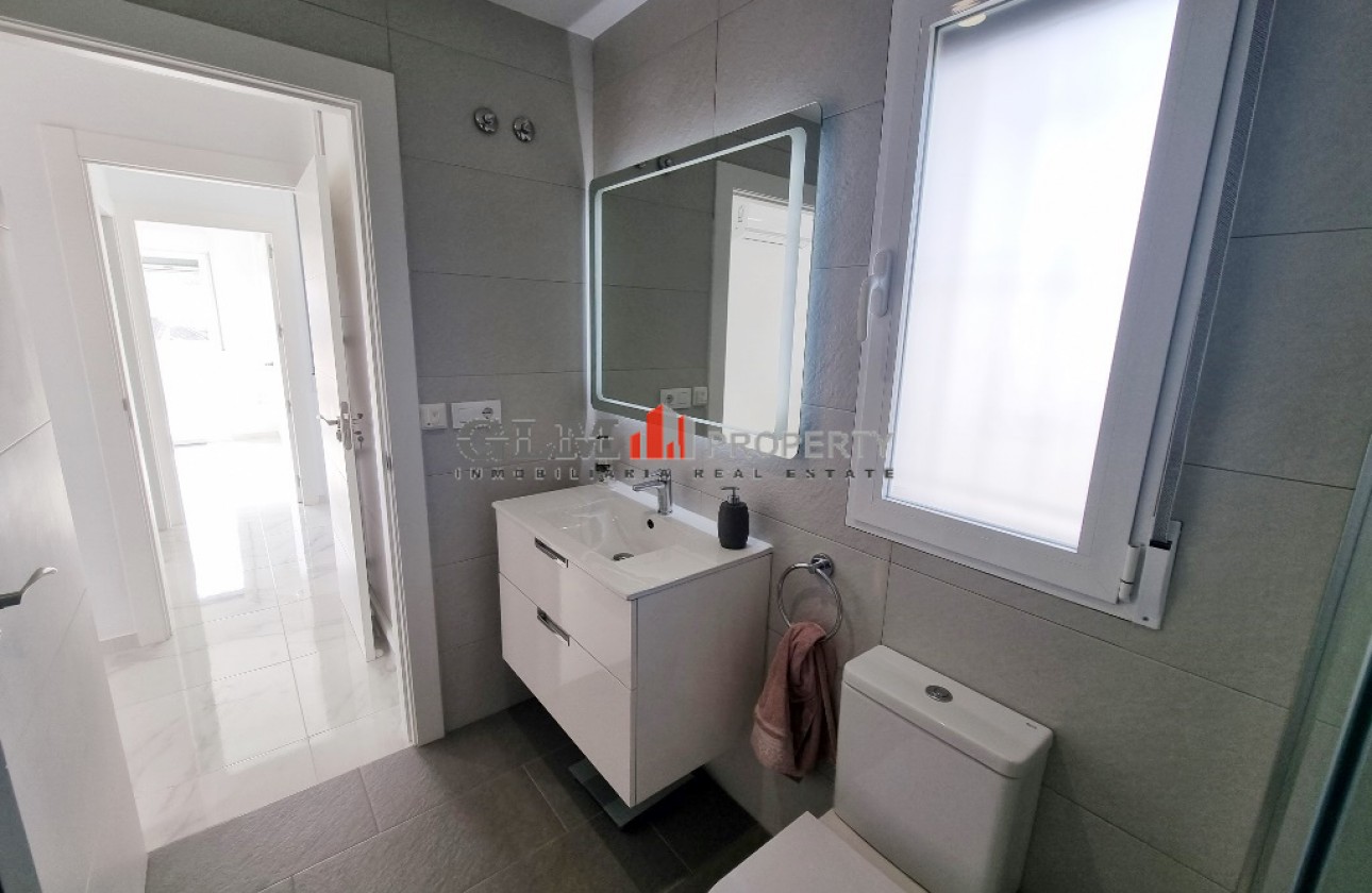 Resale - Apartment - LOS NAREJOS - Oasis