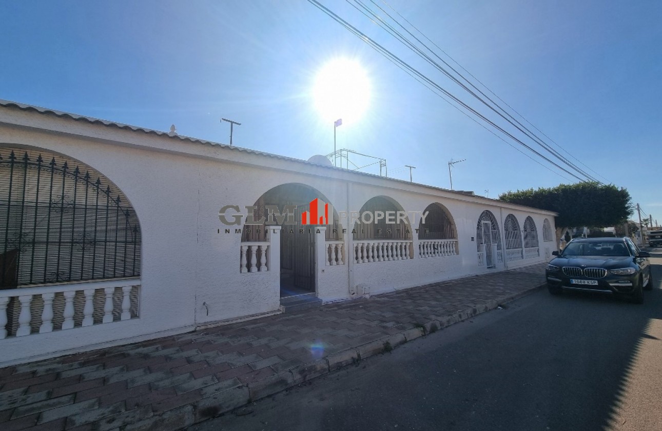 Återförsäljning -  - LOS NAREJOS - Oasis