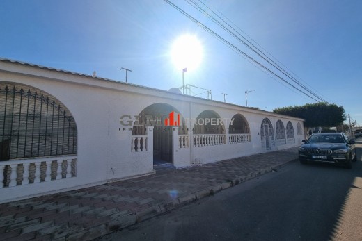 Återförsäljning -  - LOS NAREJOS - Oasis