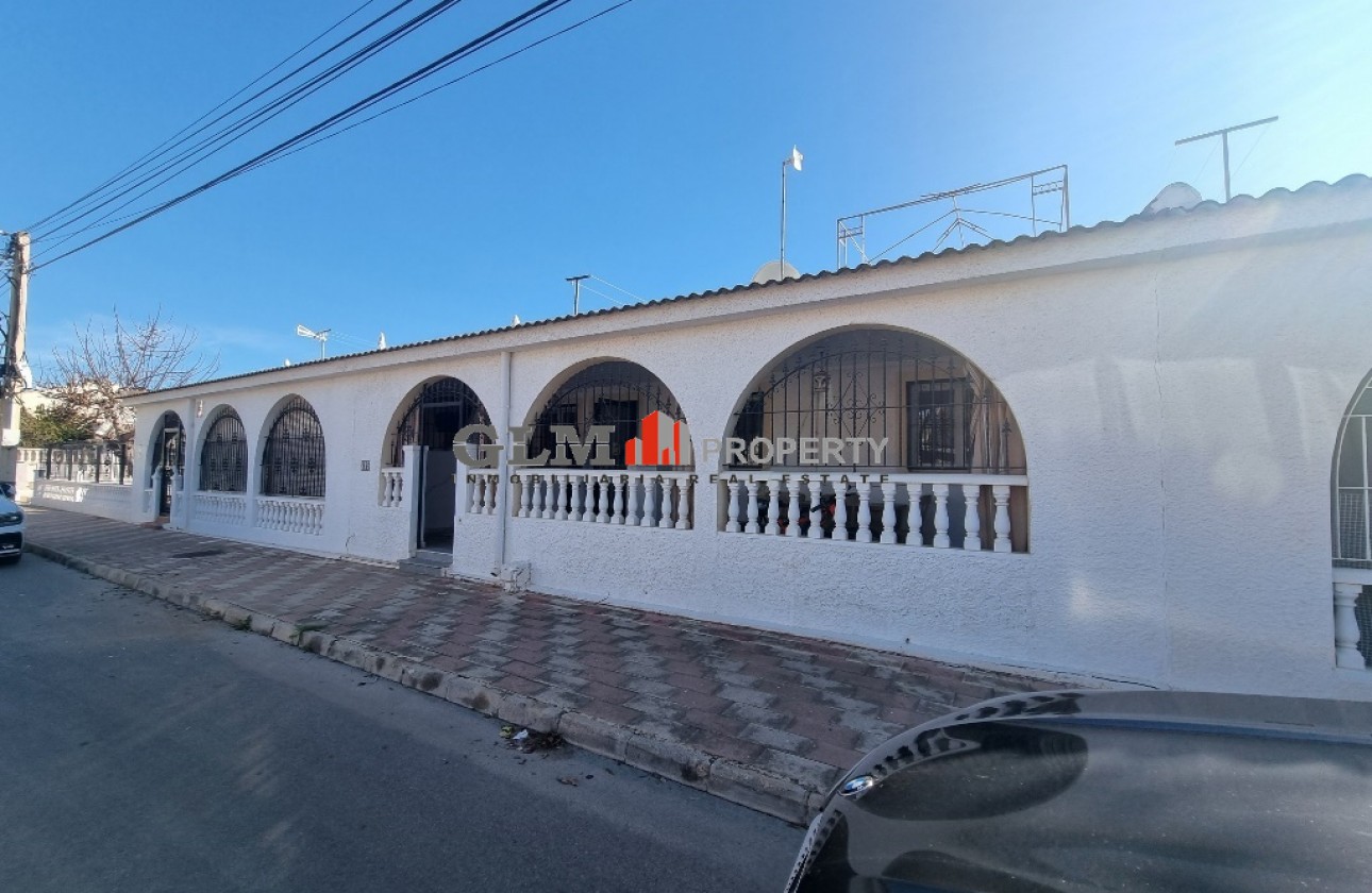 Återförsäljning -  - LOS NAREJOS - Oasis