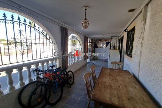 Återförsäljning -  - LOS NAREJOS - Oasis