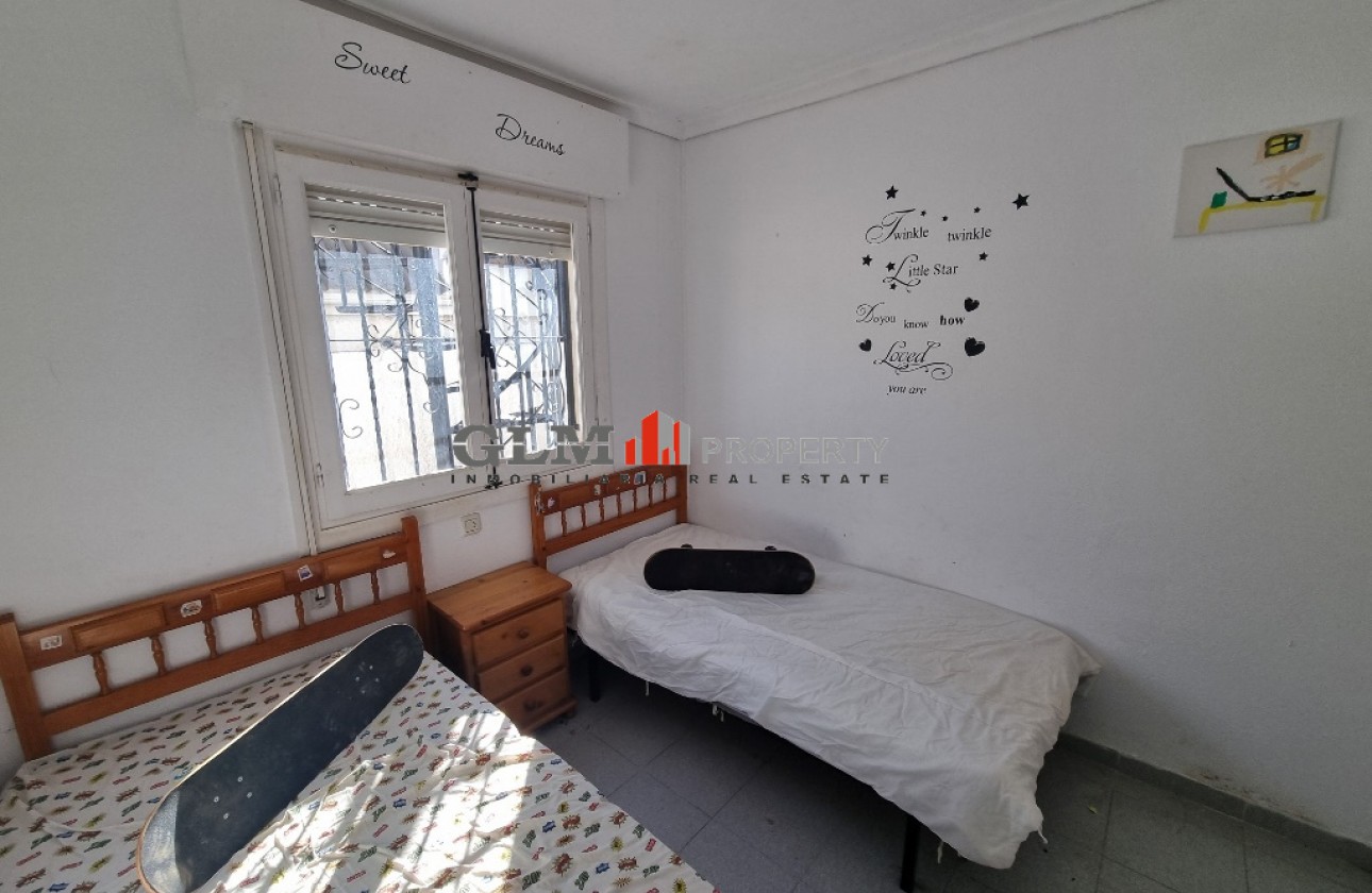 Återförsäljning -  - LOS NAREJOS - Oasis