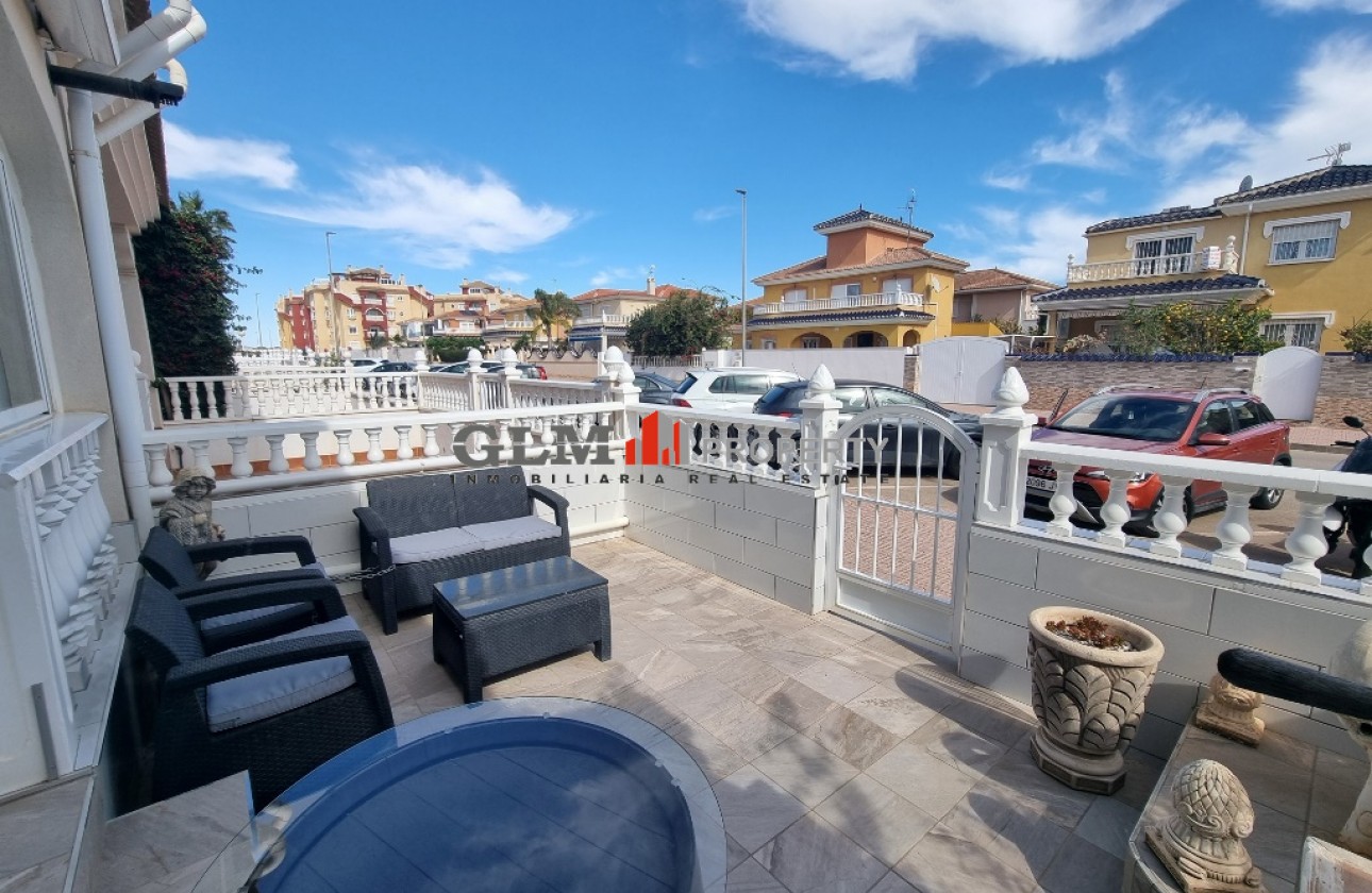 Resale - Apartment - Los Alcázares - El Divino