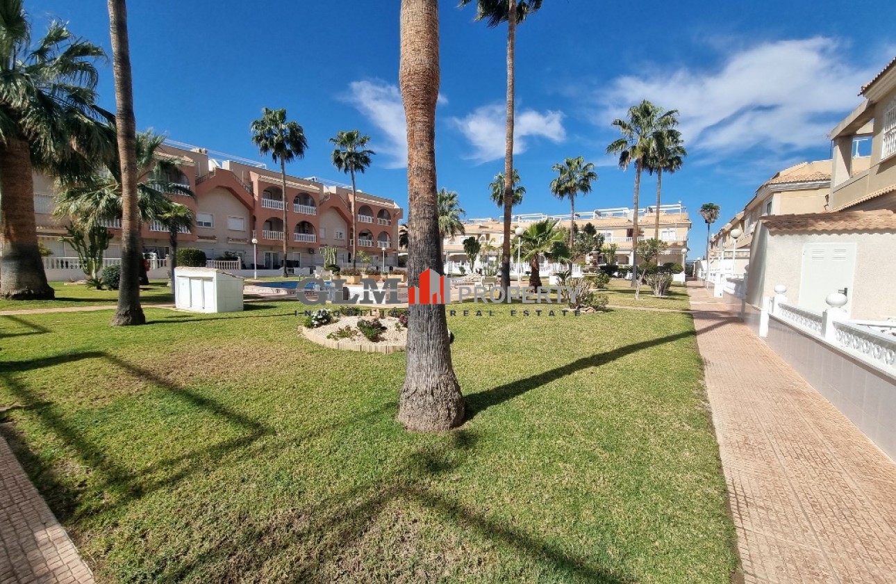 Resale - Apartment - Los Alcázares - El Divino