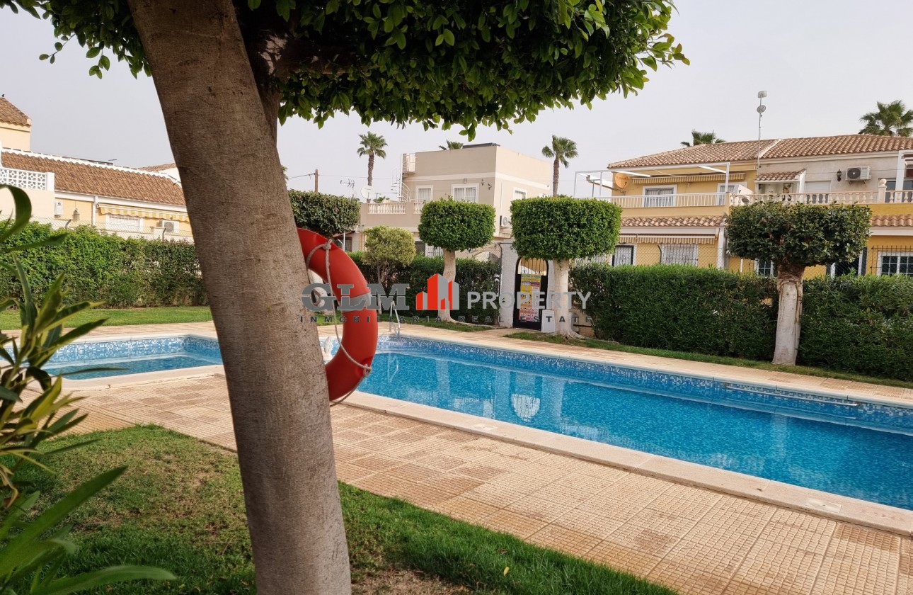 Återförsäljning -  - LOS NAREJOS - Oasis