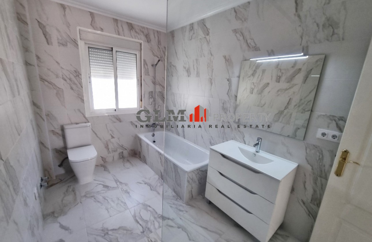 Resale - Apartment - Los Alcázares - El Divino