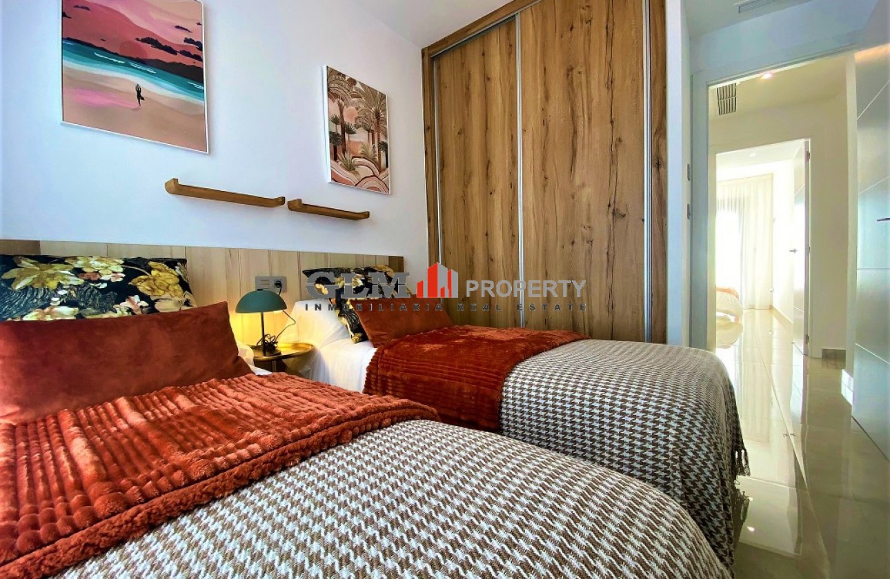 Resale - Apartment - PILAR DE LA HORADADA