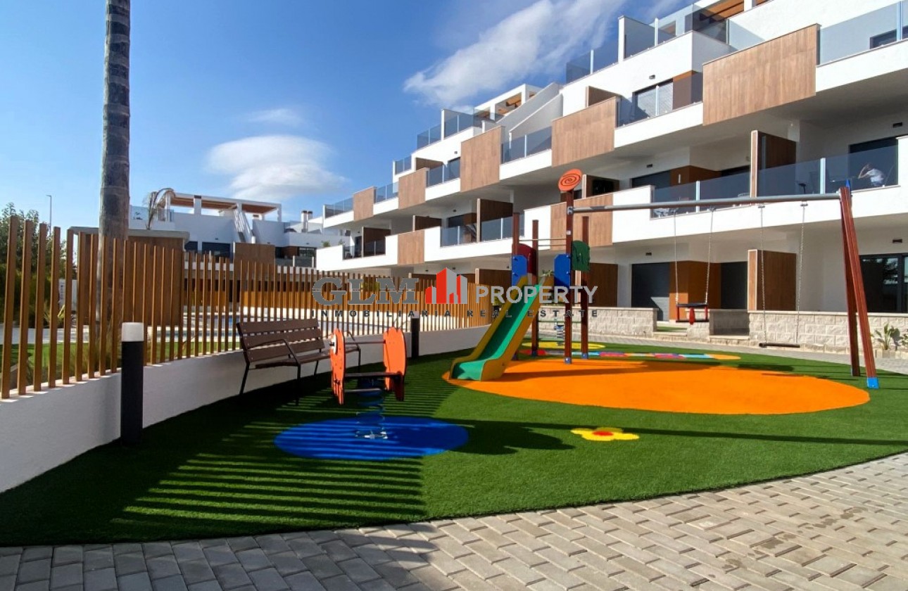 Resale - Apartment - PILAR DE LA HORADADA