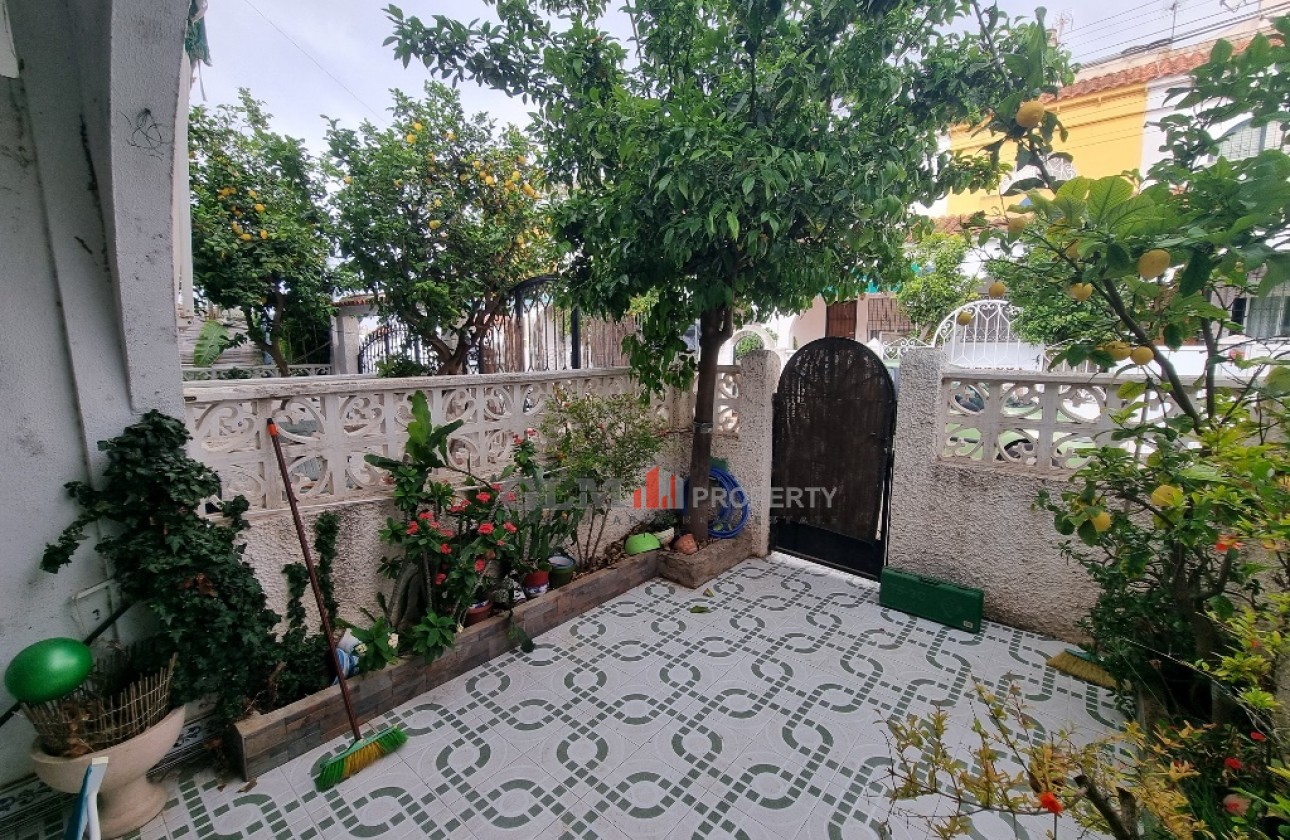 Resale - Apartment - LOS NAREJOS - Oasis