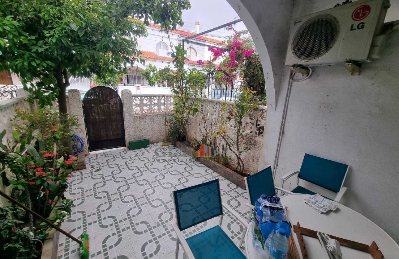 Resale - Apartment - LOS NAREJOS - Oasis