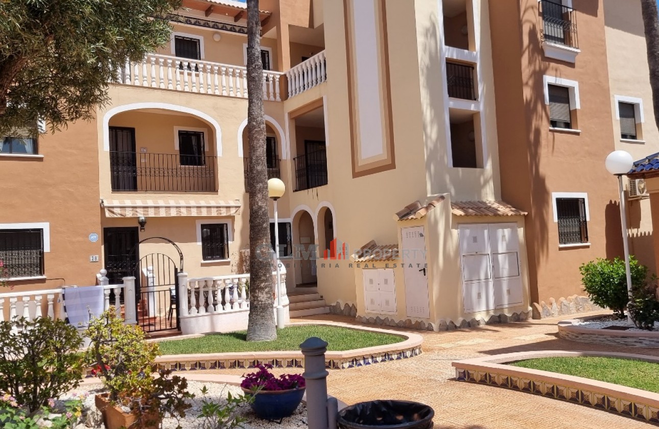 Resale - Apartment - Los Alcázares - Playa III