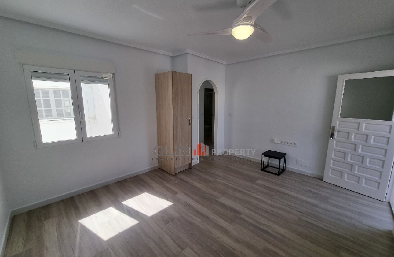 Resale - Apartment - LOS NAREJOS - Oasis