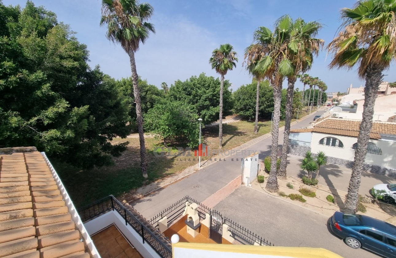 Resale - Apartment - LOS NAREJOS - Oasis