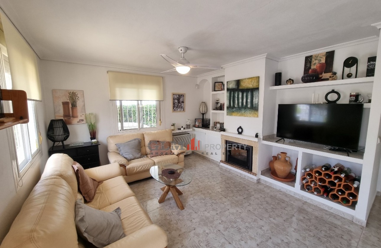 Återförsäljning -  - LOS NAREJOS - Oasis