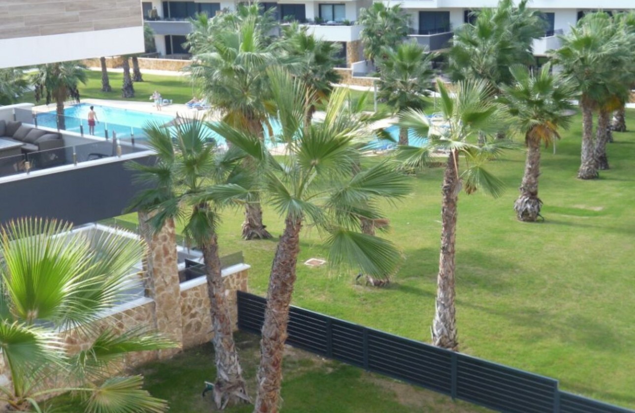 Resale - Apartment - Los Altos