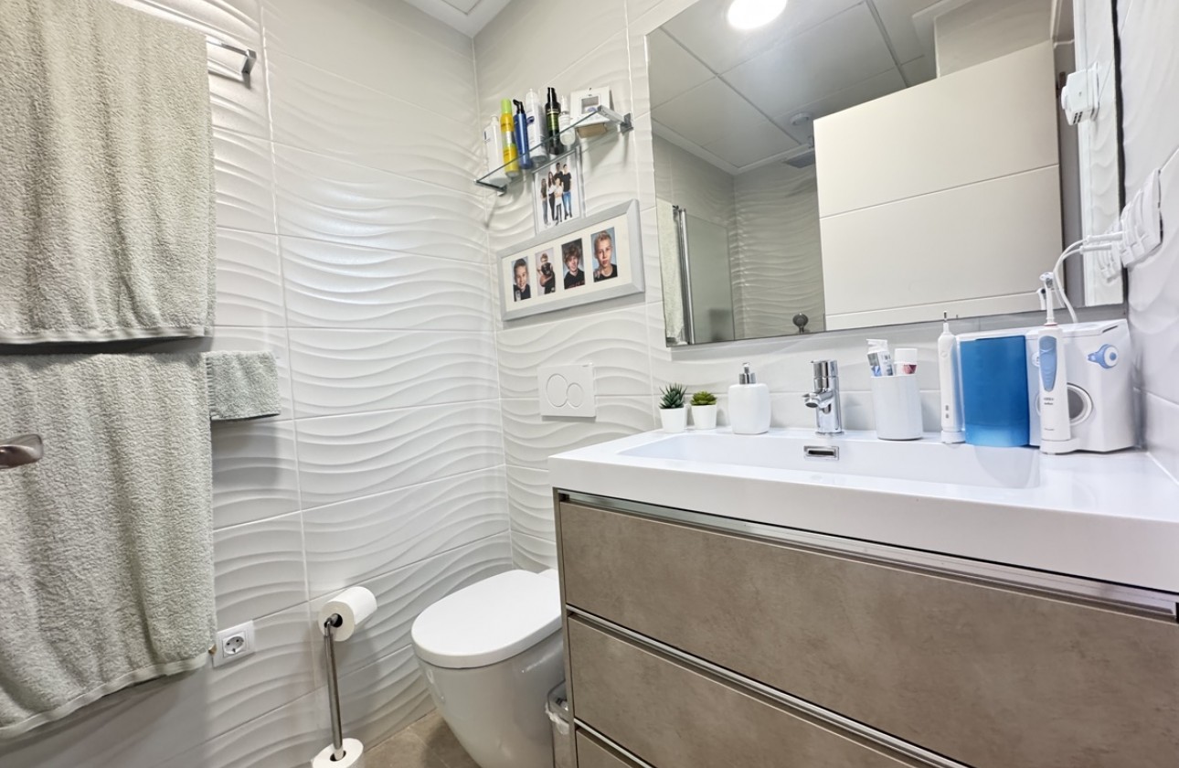 Resale - Apartment - Villamartin