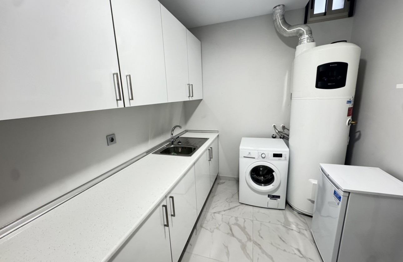 Resale - Villa - Villamartin