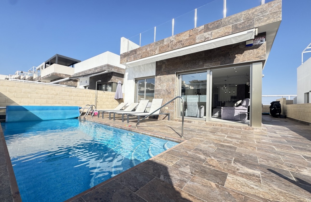 Resale - Villa - Villamartin