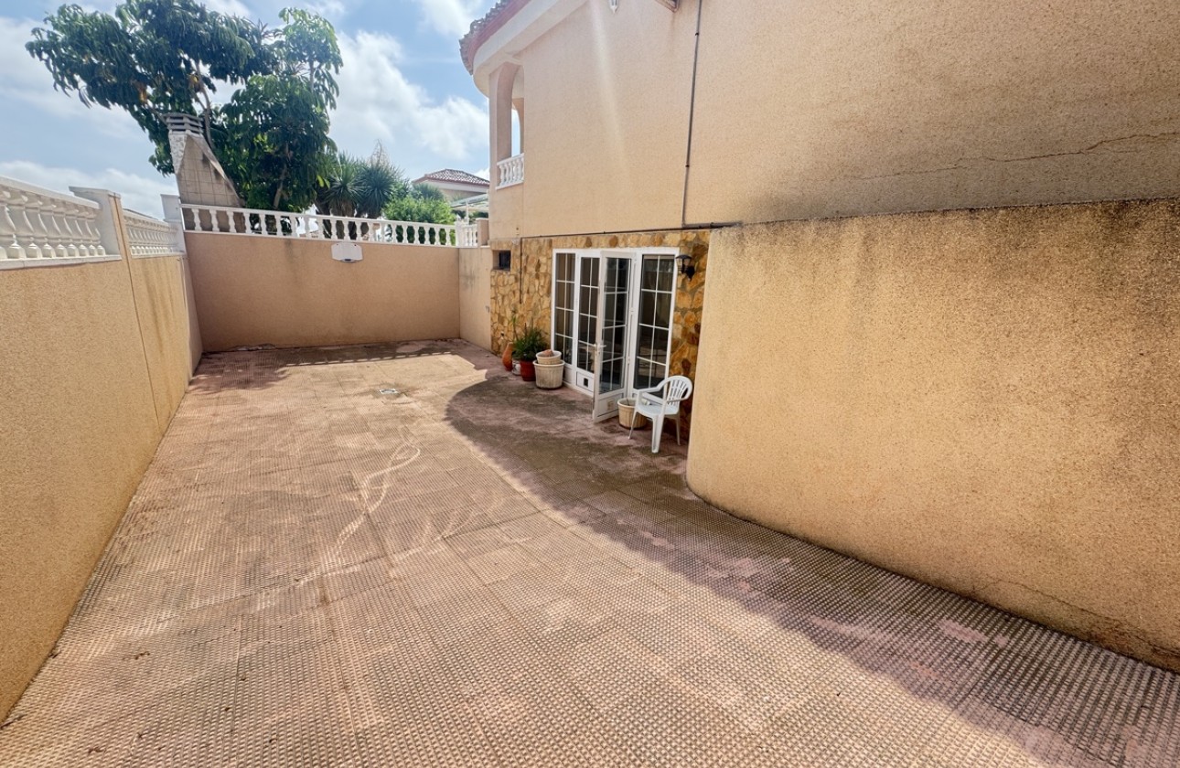 Resale - Villa - San Miguel De Salinas