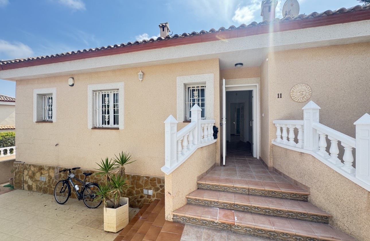 Resale - Villa - San Miguel De Salinas