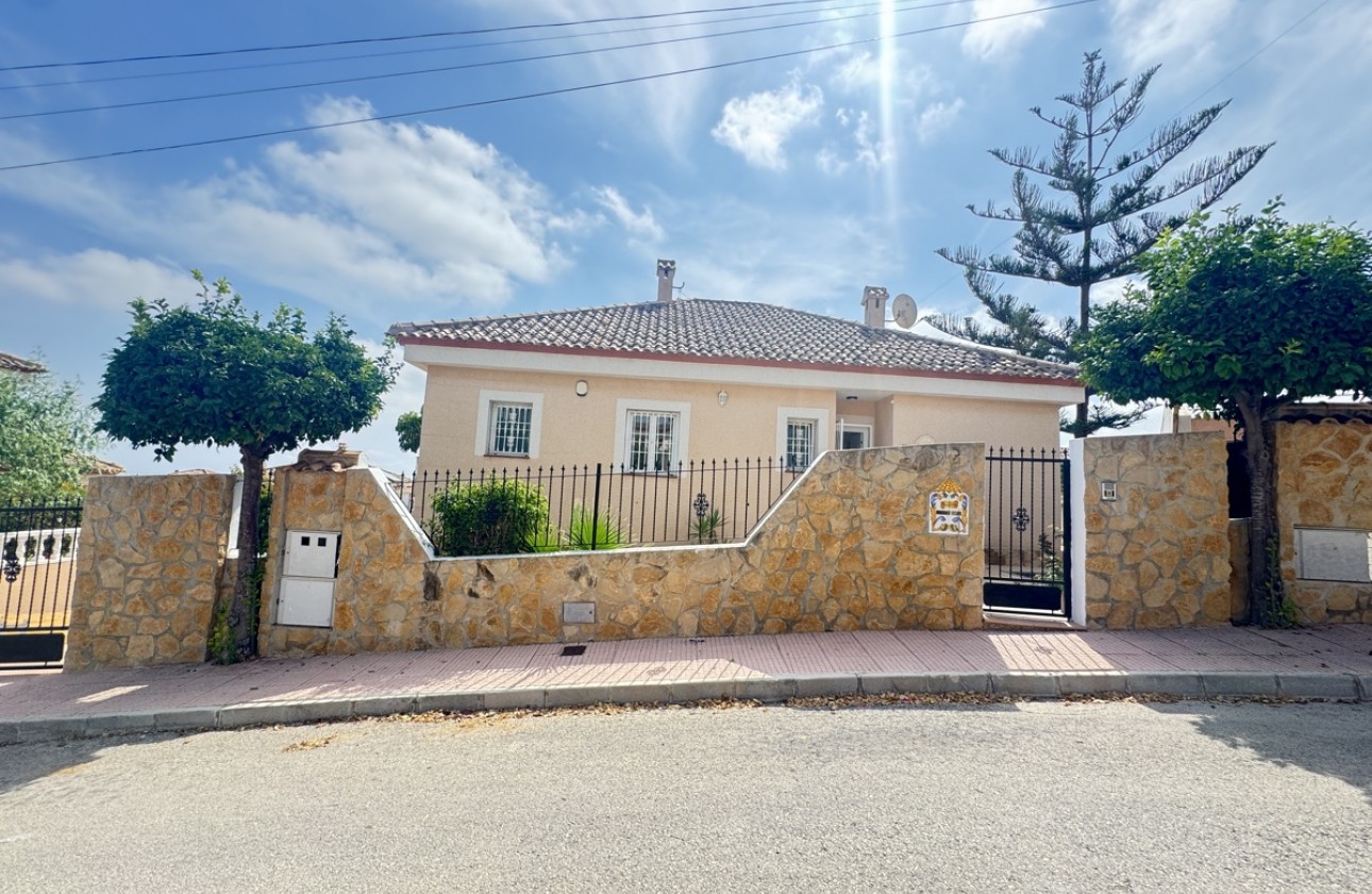 Resale - Villa - San Miguel De Salinas