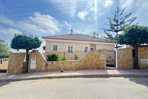 Resale - Villa - San Miguel De Salinas
