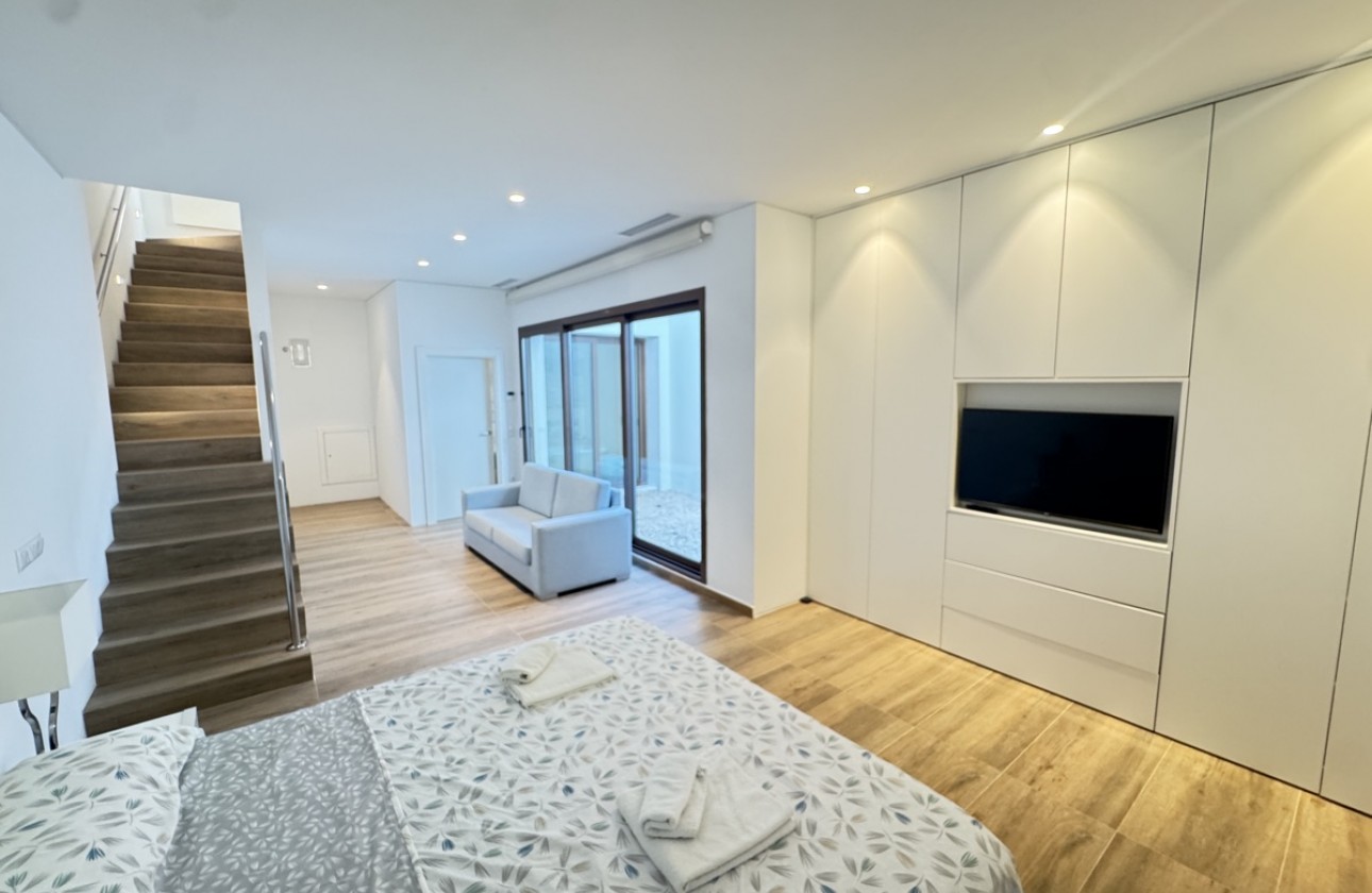 Resale - Villa - Las Colinas Golf