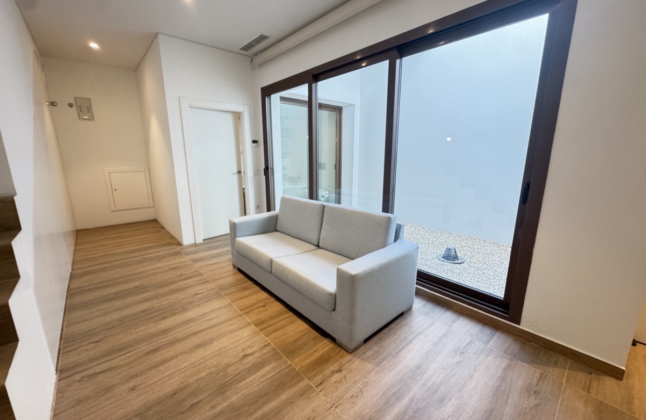 Resale - Villa - Las Colinas Golf