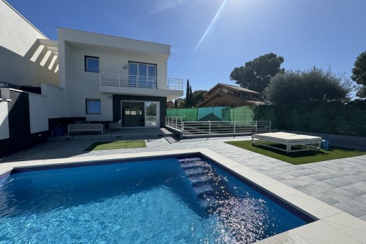 Resale - Villa - Los Balcones