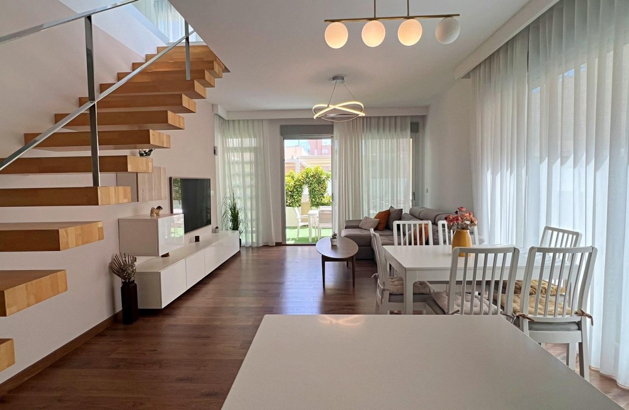 Reventa - Chalet - Pilar de la Horadada - Pueblo Latino